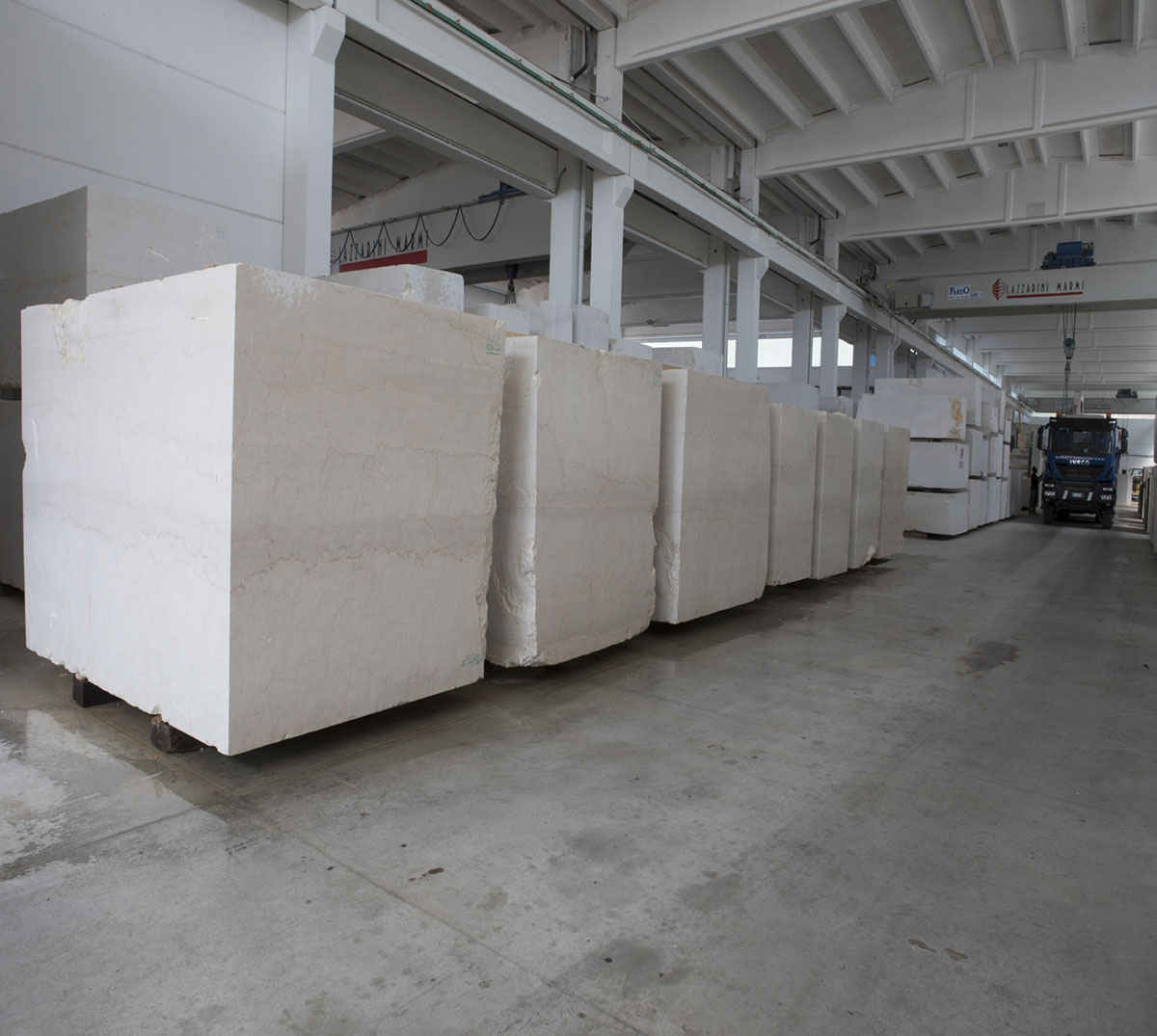 lazzarini marmi botticino semiclassico marble blocks